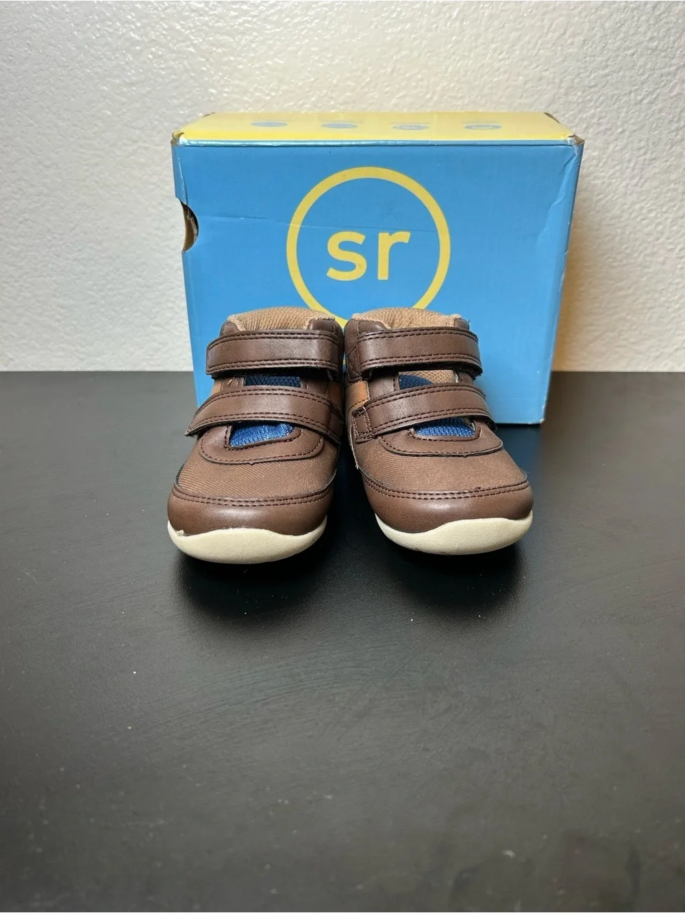 Munchkin Stride Rite Bennet Toddler Boy Walker Shoes Size 5M Hook & Loop Closure